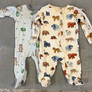 Set of two footed pajamas. 100% cotton